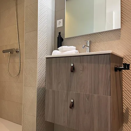 Picasso Centre 1e Apartment *